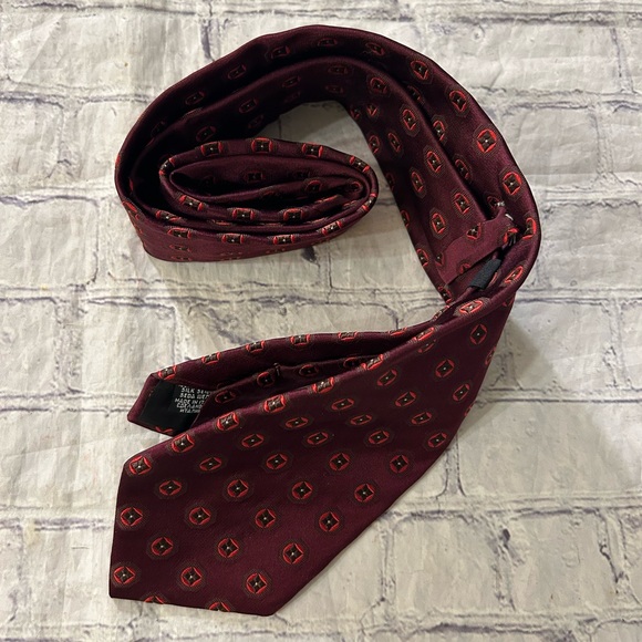 HUGO BOSS BURGUNDY RED PURPLE MULTI COLORED SILK ITALY MADE MENS TIE - Picture 4 of 8